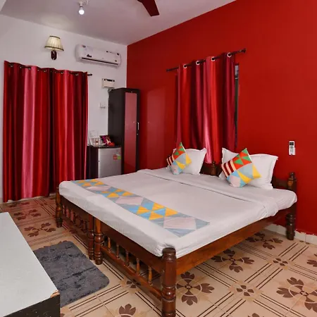 Colourful Studio Facing Home